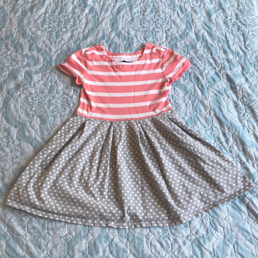 Girls gap dress gently used 6/7